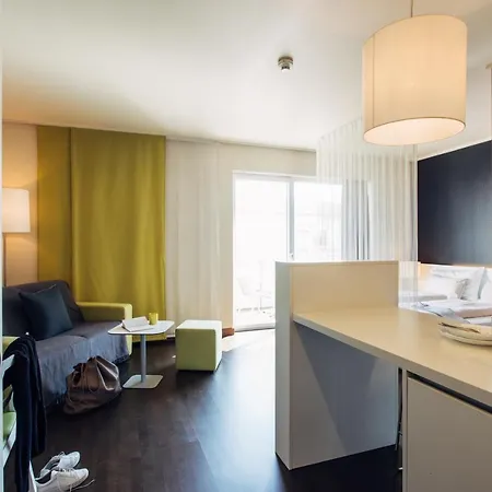 Harry's Linz-urfahr & Szálloda