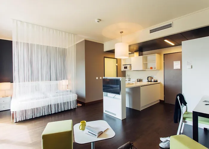 Harry's Linz-urfahr & מלון