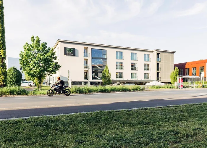 מלון Harry's Linz-urfahr &